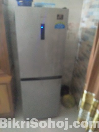 Samsung RB21 Refrigerator